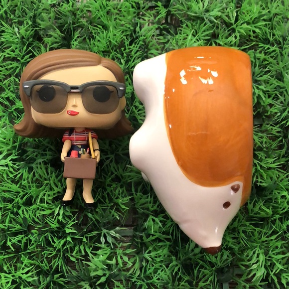 Harvey the Hedgehog Small Ceramic Planter Pot Decor & 2 Pairs of Socks Gift Set - Picture 11 of 14